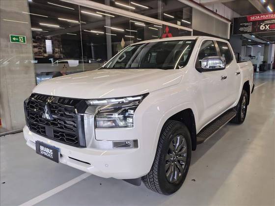MITSUBISHI TRITON 2.4 BITURBO DIESEL CD HPE-S 4X4 AUTOMÁTICO MITSUBISHI TRITON 2.4 BITURBO DIESEL CD HPE-S 4X4 AUTOMÁTICO